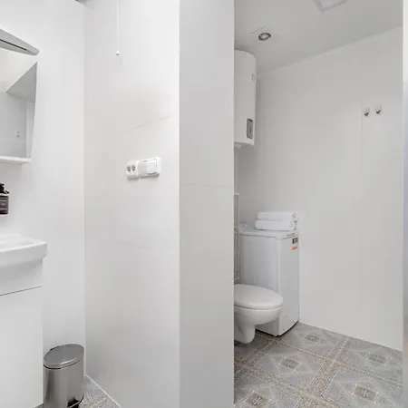 Enjoy Downtown Boutique #12 By Goodnite Cz 公寓 *