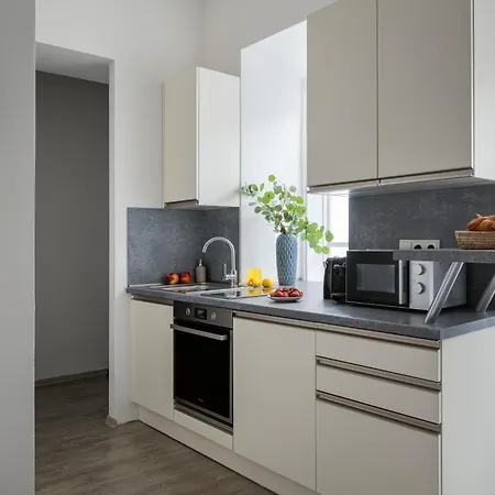 Enjoy Downtown Boutique #12 By Goodnite Cz * 布尔诺