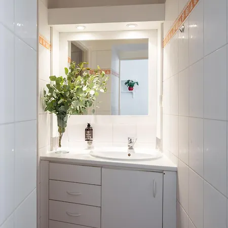 Enjoy Downtown Boutique #12 By Goodnite Cz *