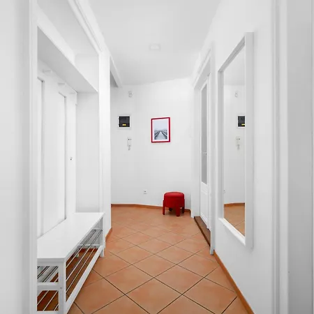 Enjoy Downtown Boutique #12 By Goodnite Cz Apartment