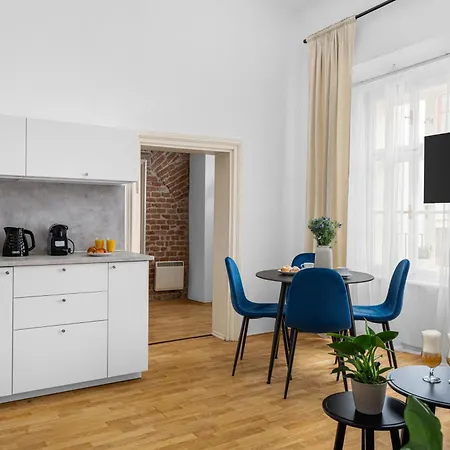 Apartment Enjoy Downtown Boutique #12 By Goodnite Cz