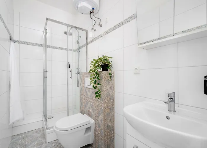 Enjoy Downtown Boutique #12 By Goodnite Cz * Brno