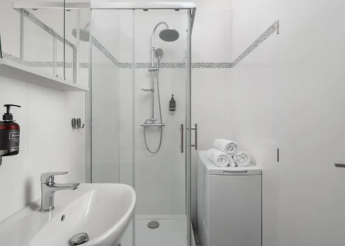 Enjoy Downtown Boutique #12 By Goodnite Cz Apartment *