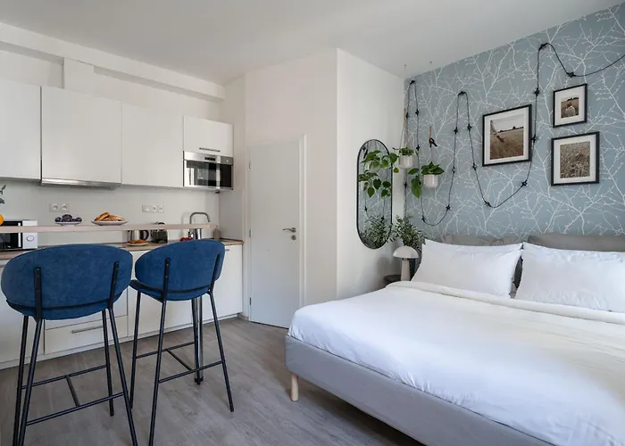 Enjoy Downtown Boutique #12 By Goodnite Cz Apartment